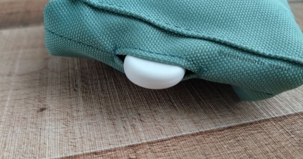 キッズ携帯ケースブザー穴アップ画像