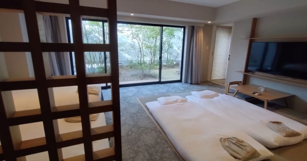 【レフ京都八条口】スーペリアツインの部屋全体写真